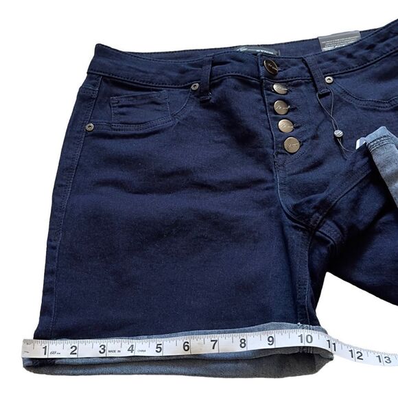AZ Denim 5-Button Dark Wash Folded Hem Shorts Size 10 NWT - Picture 4 of 15